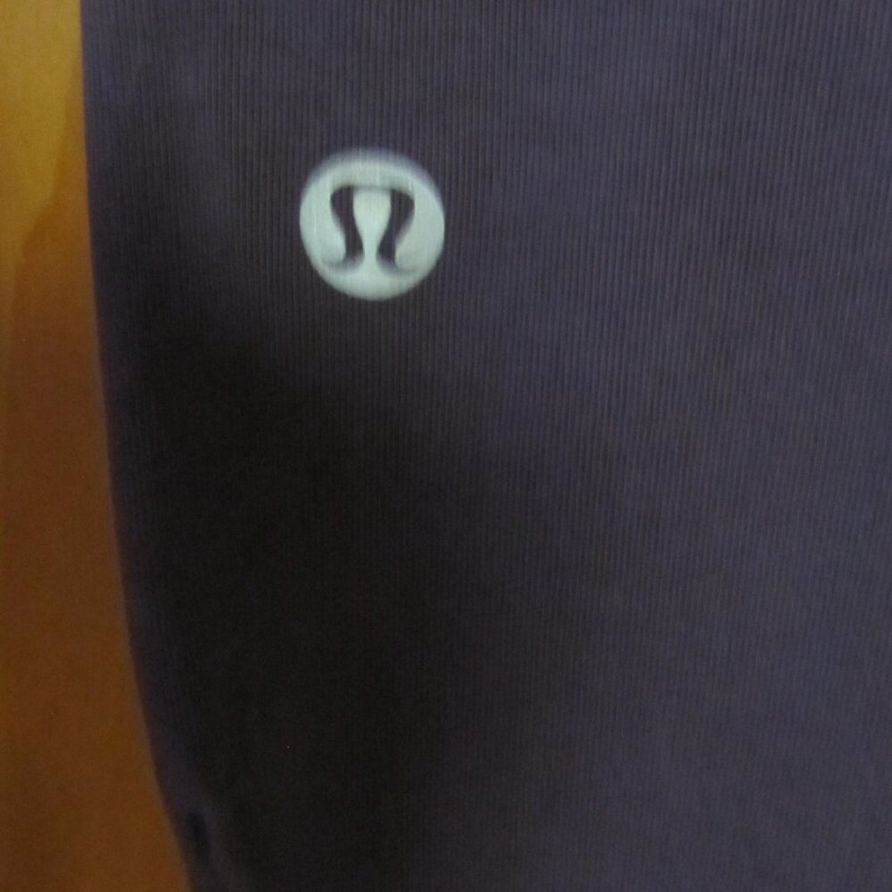 Lululemon Athletic Pants sz 4 Purple Leggings Lululemon Eggplant Purple 26x31 - Picture 4 of 8
